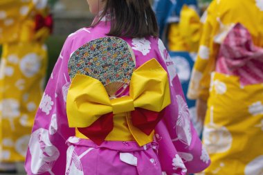 Güzel kadın kimono kapatın. Japon Kültür