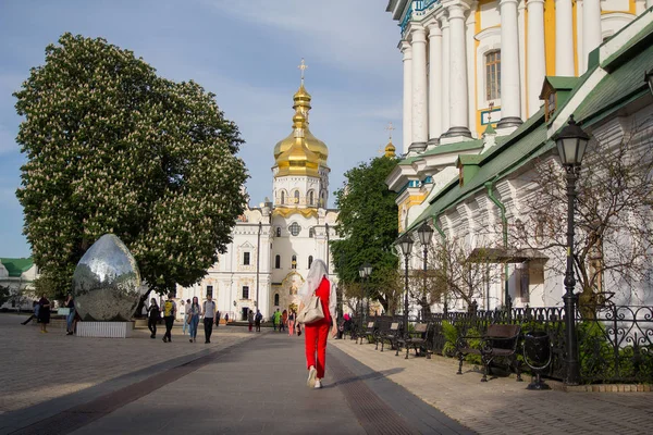 키예프, 우크라이나 - 5월 18일. 2019: 거룩한 도미토리 키예프-페체스크 라브라 근처 교구 — 스톡 사진