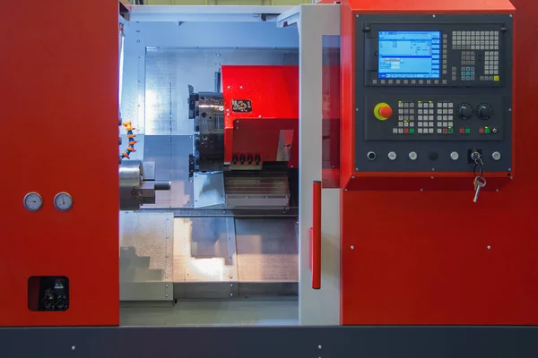 Equipo industrial del centro de fresadora cnc en taller de fabricación de herramientas — Foto de Stock