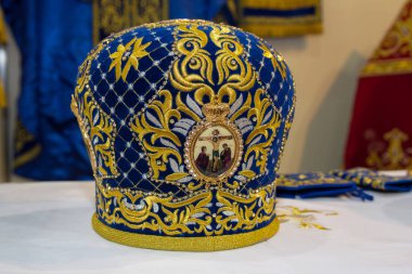 Kiev, Ukrayna - 05 Haziran 2018: Solemn gönye - Ortodoks piskoposun ciddi başlığı