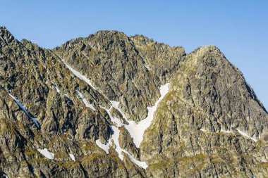 Swinica (Svinica piramit Tatras, Polonya-Slovakya sınırındaki - dağ tepe, zirve).
