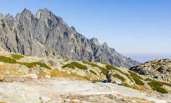 Stary Smokovec Slowakije Oktober 2018 Een Vrouw Een Berg Voer — Stockfoto