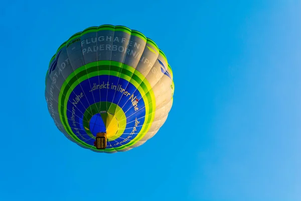 Cracóvia Polônia Julho 2020 Balão Quente Durante Voo Iluminado Pelo — Fotografia de Stock