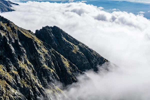 Peak Surrounded Clouds High Tatras Slovakia — Stock Photo, Image