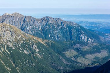 Woloszyn, Polonya 'nın Tatra Dağları' nda bulunan bir dağ kitlesidir. Tatra Ulusal Parkı 'nda Doğa Koruma Alanı.