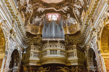 Rome, İtalya - 20 Mart 2018: İç zafer (Santa Maria della Vittoria Saint Mary Kilisesi)