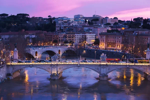 Перегляд Річки Тибр Моста Заході Сонця Вечірній Час Рим Італія — стокове фото
