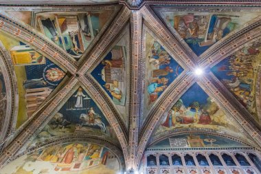 Orvieto, İtalya - 24 Mart 2018: İç Orvieto Katedrali, 14 Katolik Katedrali