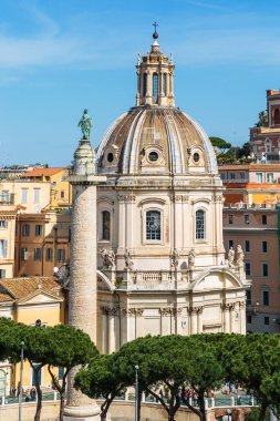 ome, Trajan sütunu ve Santa Maria di Loreto Kilisesi