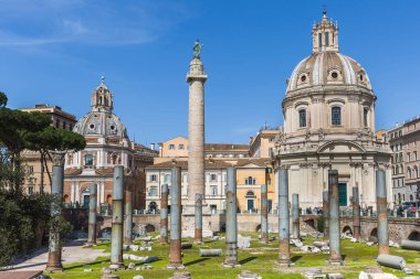 Roma, Trajan sütunu ve Santa Maria di Loreto Kilisesi