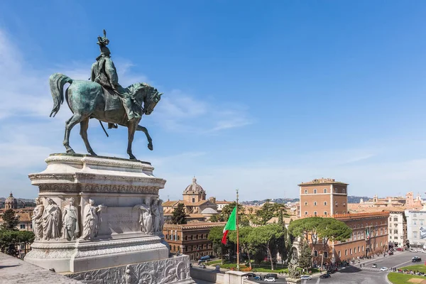 Piazza Venezia, view from Vittorio Emanuele II Monument, Рим — стоковое фото