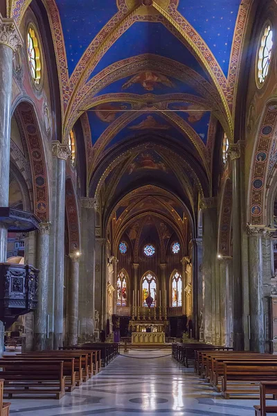 Wnętrze bazyliki Najświętszej Maryi Panny powyżej Minerva w Rzymie — Zdjęcie stockowe