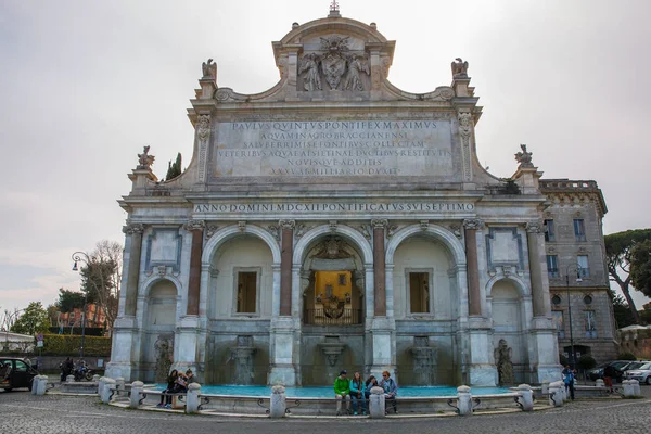 Fontana dell'Acqua Paola v Římě, Itálie — Stock fotografie