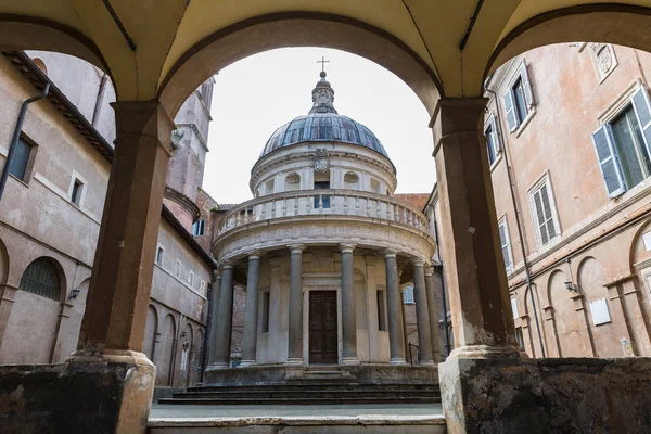 Tempietto construido por Donato Bramante en Roma, Italia — Foto de Stock