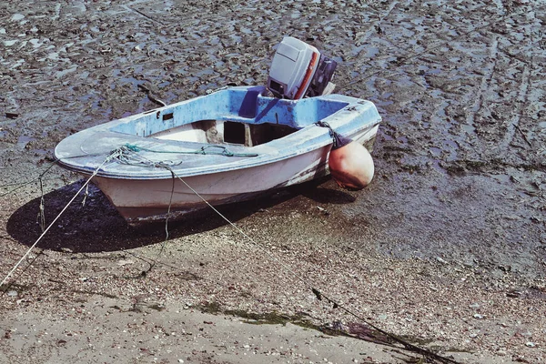 Bateaux Pêche Sur Rivage Avec Boue Échoué Sur Rivage — Photo