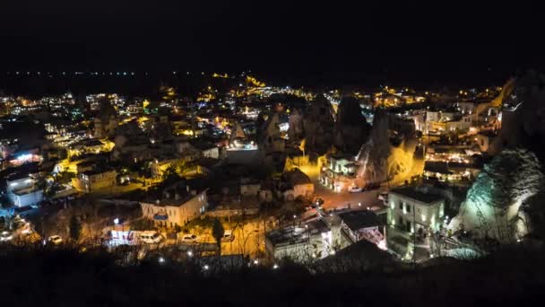 Goreme Village i Kappadokien på natten i Turkiet. 4k Timelapse. — Stockvideo