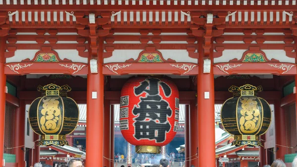 Tokio Japonia Lipca 2018 Kaminarimon Duży Japoński Latarnia Powiesić Nad — Zdjęcie stockowe
