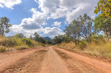 Toprak yol Mulk Salaeng Luang Ulus Parkı, Tayland