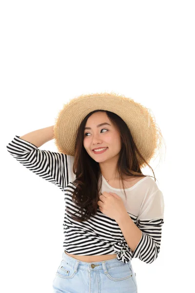 Potret Wanita Muda Asia Yang Bahagia Tersenyum Memakai Topi Jerami — Stok Foto