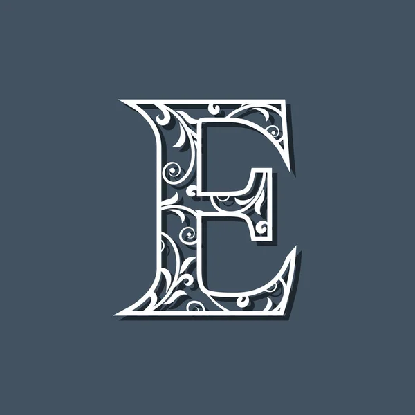 Eerste letter E. Floral monogram sjabloon. Filigraan logo. Bloemmotief. Elegante embleem. Decoratieve lettertype. Sierlijke stijl. Kalligrafisch luxe ontwerp. Schoonheid sieraad. Vector illustratie — Stockvector