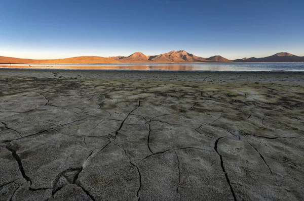 İklim değişikliği nedeniyle göl çekiliyor