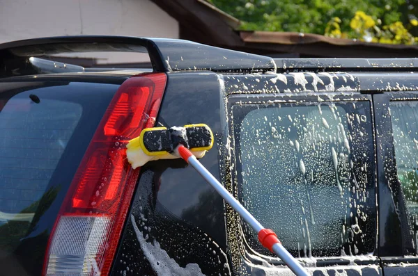 Lavado Coches Con Cepillo Champú Amarillo — Foto de Stock