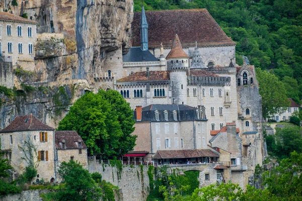 Rocamadour Byn Klamrar Sig Fast Vid Klippan Och Platser För — Stockfoto