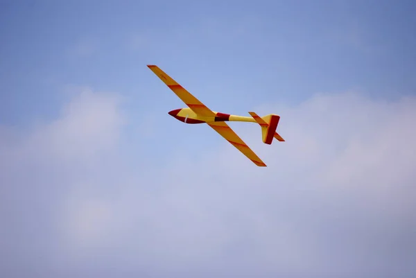 Aeromodelling Lanciato Aliante Nel Vuoto — Foto Stock