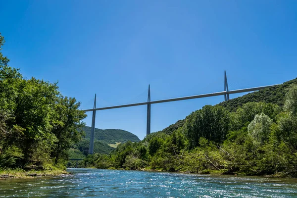 Aveyron 'daki asma köprü