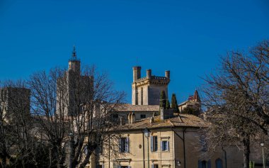 Uzs, Duchy ve Occitanie bölgesindeki tarihi Gard şehri, 