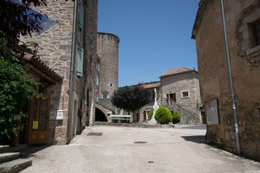 Aveyron 'daki Sainte-Eulalie-de-Cernon ortaçağ köyü.