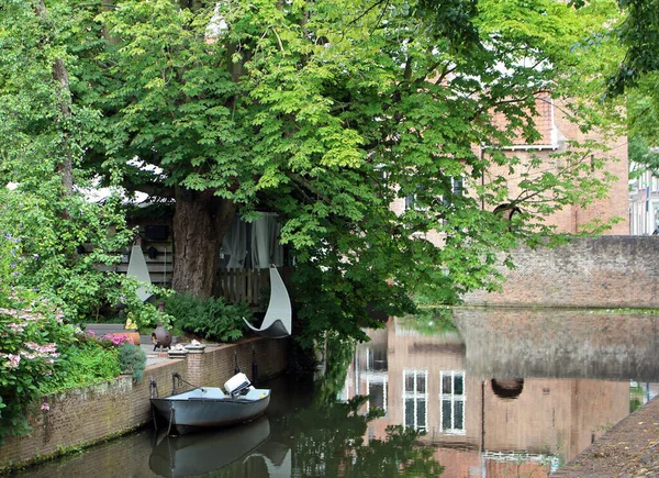 Hollanda Bir Kanalda Hayal Gücü Manzarası Eski Bina Hamaklı Güzel — Stok fotoğraf