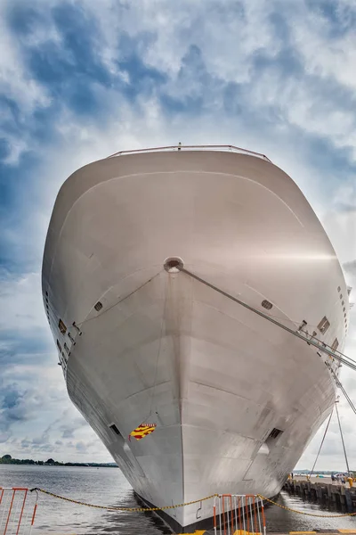 Bow Cruise Ship Anchoring Harbor — Stock Photo, Image