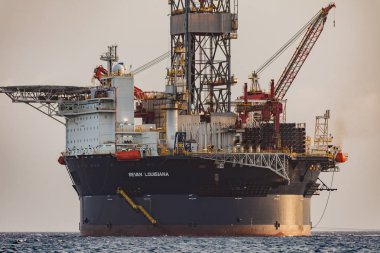 Curacao, Karayipler-02 Nisan 2014: Karayipler 'de Curacao sahilinde Petrol Rig 