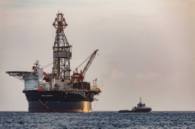 Curacao, Karayipler-02 Nisan 2014: Karayipler 'de Curacao sahilinde Petrol Rig 