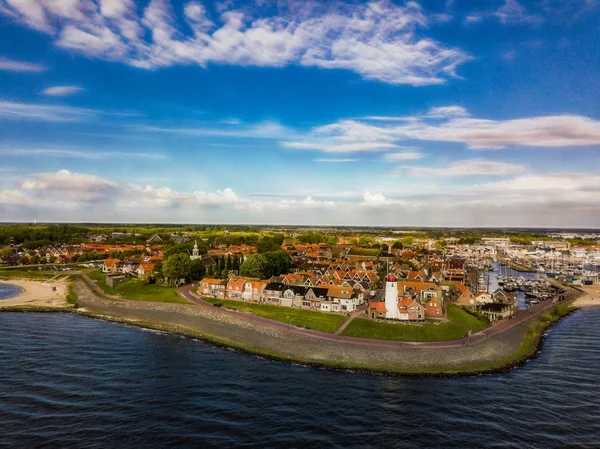 Antenn Beskådar Urk Med Dess Fyr Liten Stad Ijsselmeeren — Stockfoto