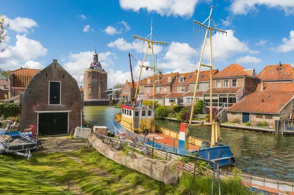 Barco Pesca Enkhuizen Holanda Com Portão Histórico Cidade Drommedaris Segundo — Fotografia de Stock