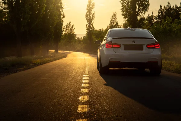 Engels Rusia Junio 2018 Coche Blanco Bmw Series F30 Está —  Fotos de Stock