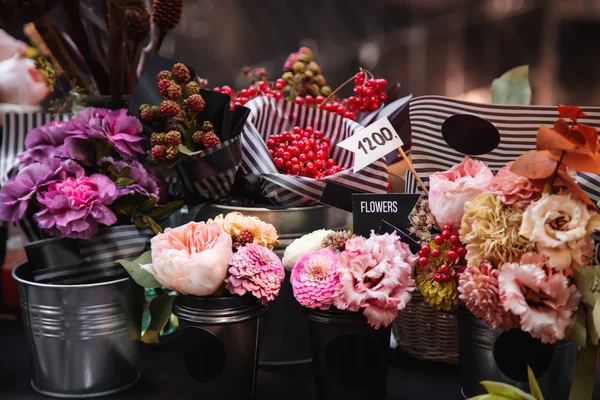 Loja Flores Vintage Bouquets Para Venda Livre Dia Ensolarado — Fotografia de Stock