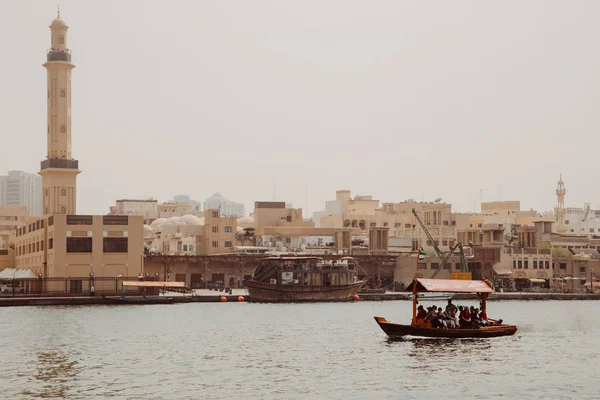 Dubai Emiratos Árabes Unidos Septiembre 2018 Excursiones Barco Con Turistas — Foto de Stock