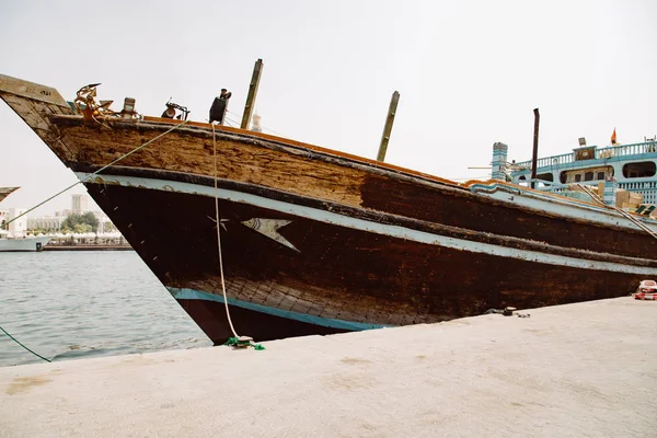 Dubai Emiratos Árabes Unidos Septiembre 2018 Viejos Buques Carga Tradicionales — Foto de Stock