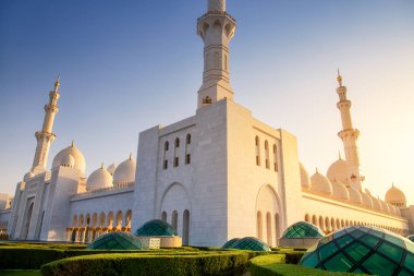 Büyük Sheik Zayed Camisi Abu-Dabi günbatımında