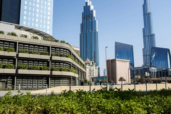 Krásný výhled na Dubai downtown centra ve dne, Spojené arabské emiráty — Stock fotografie