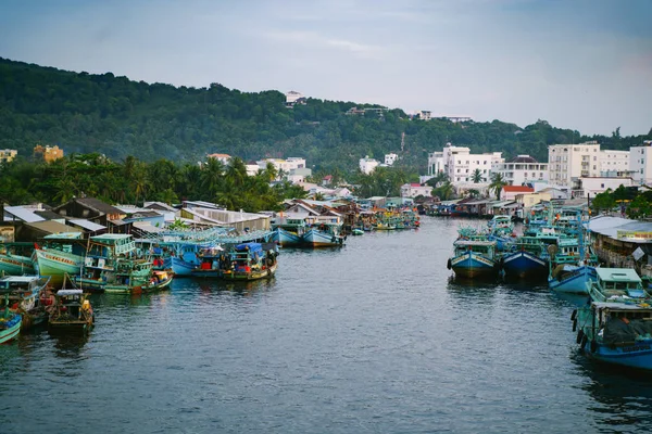 Phu Quoc Vietnam Diciembre 2018 Barcos Pesca Río Ciudad Duong — Foto de Stock