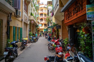 Hanoi, Vietnam - 16 Aralık 2018: Hanoi mimari şehir merkezi eski şehir bölgesi gündüz