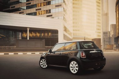 Mini Cooper araba International Business Center Moskova-city ofis binaları yakınında park edilmiştir