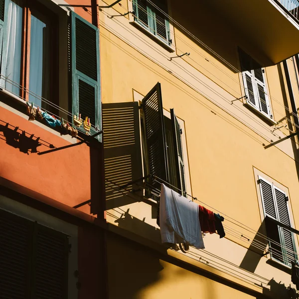 Riomaggiore ciudad en Cinque Terre, Italia en el verano — Foto de Stock