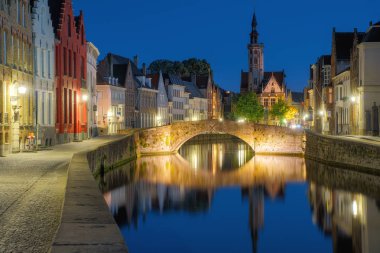Güzel şehir Bruges (Brugge) Belçika'da gece eski şehir, Avrupa