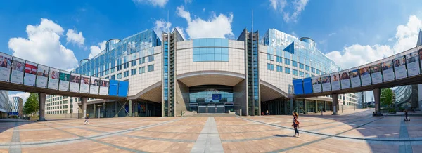 Bruxelles, Belgio - 22 giugno 2019: Veduta panoramica dell'Espace Leopold - complesso di edifici del parlamento dell'Unione europea a Bruxelles — Foto Stock