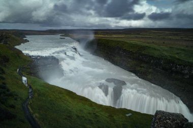 Gullfoss Şelalesi Güney İzlanda 'da. Güzel doğa manzarası